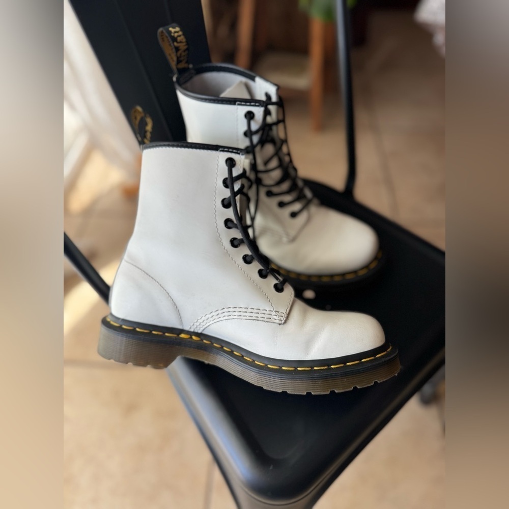 Doc Martens Dr. White leathers ankle boots lace‎ up